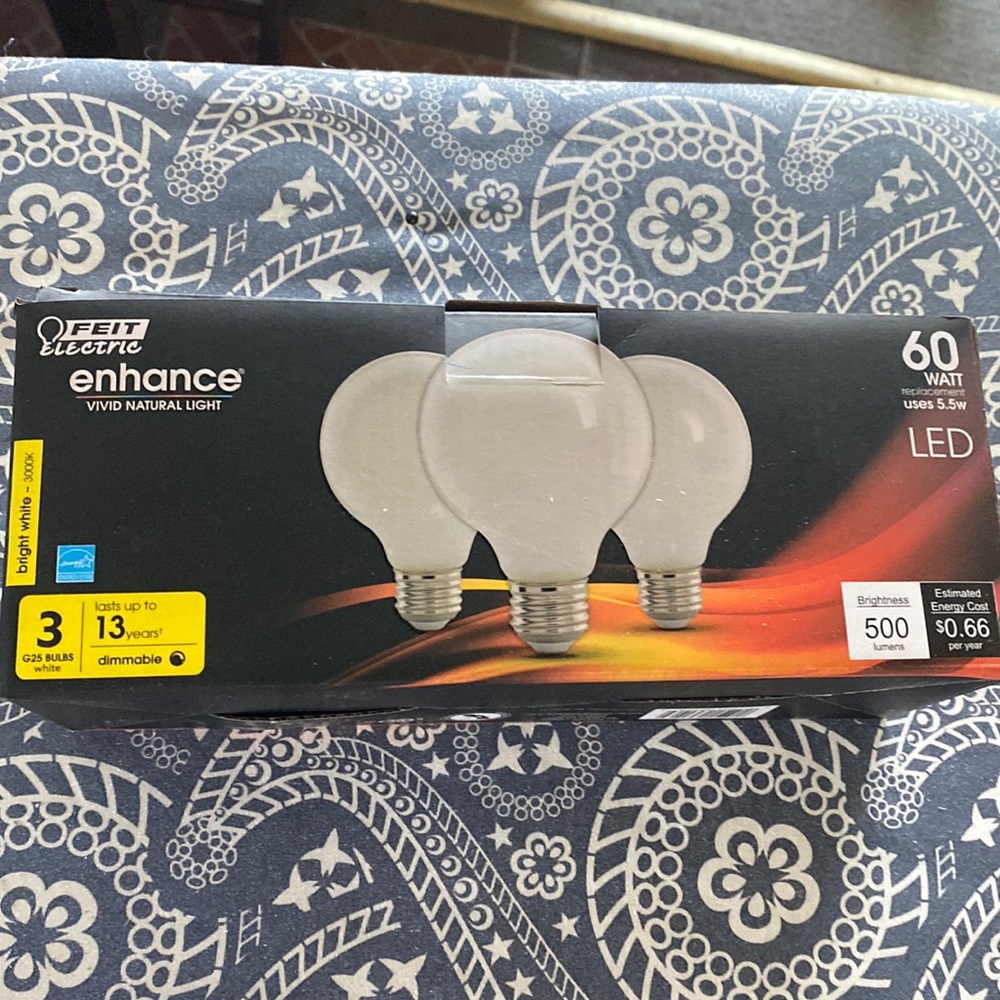 New in box 3  60watt led bulbs